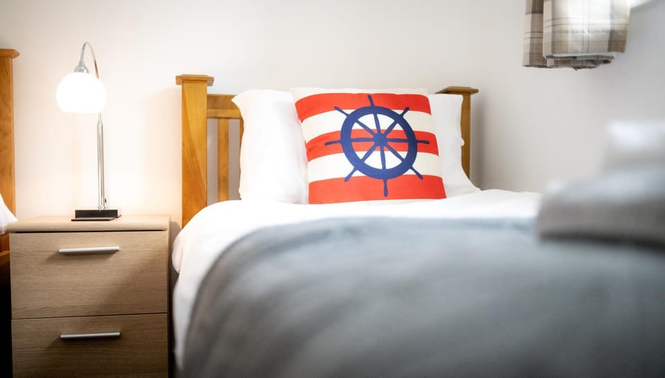 Seaview, Luxury apartment, 2 min walk to Porth Beach Apartment in Newquay