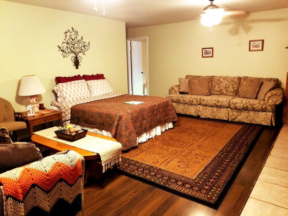 Bed, Living room