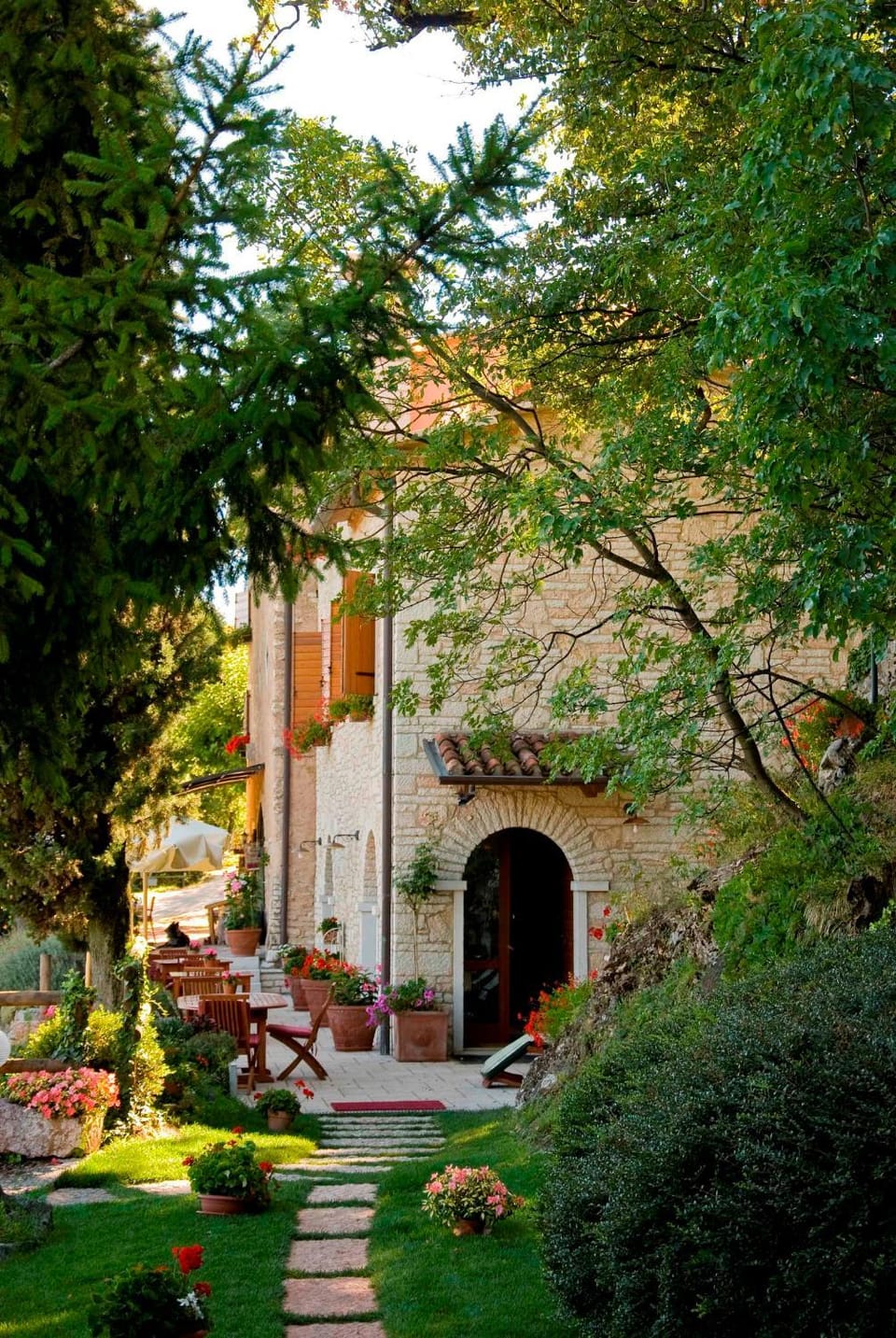 Property building, Facade/entrance, Garden
