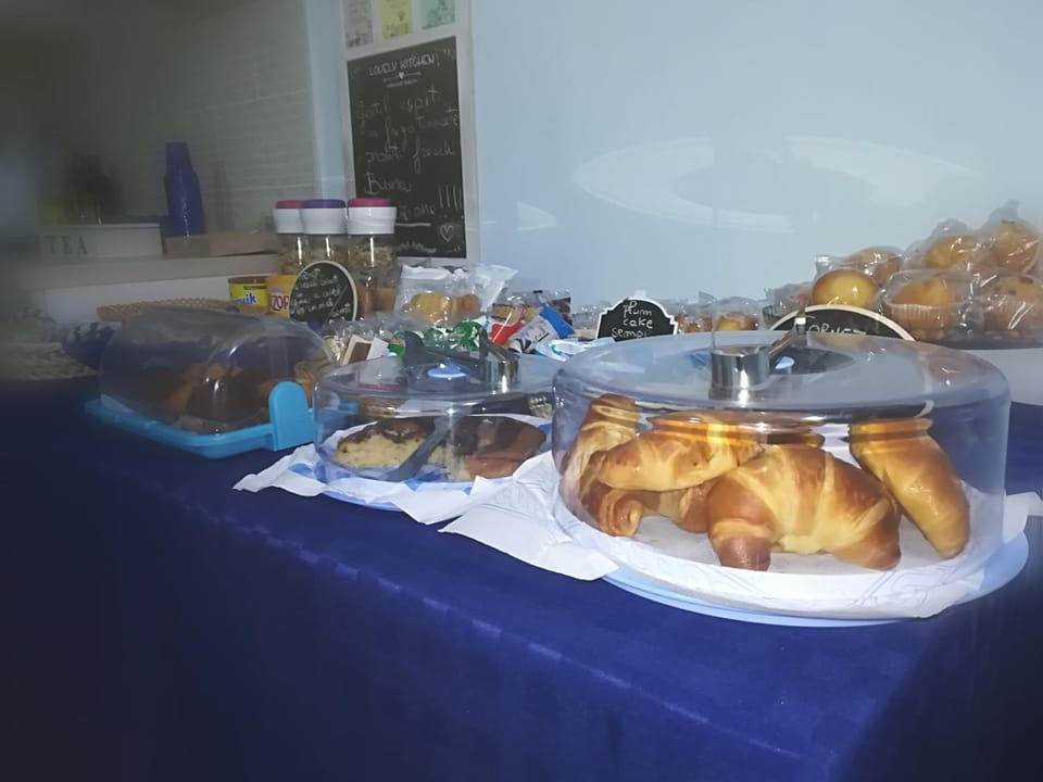 Buffet breakfast, Italian breakfast