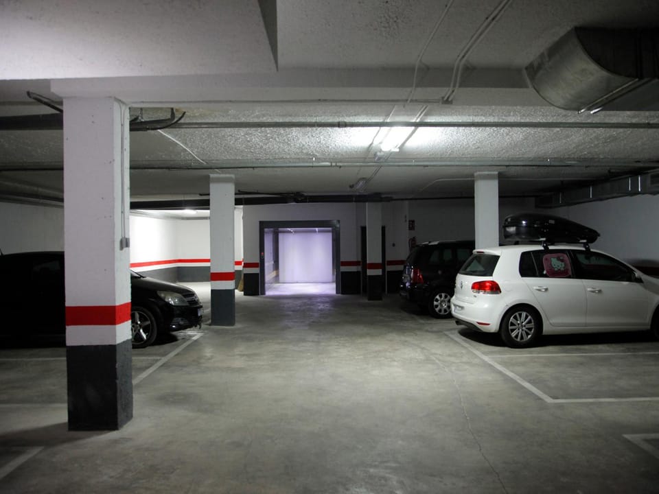 Area and facilities, Parking