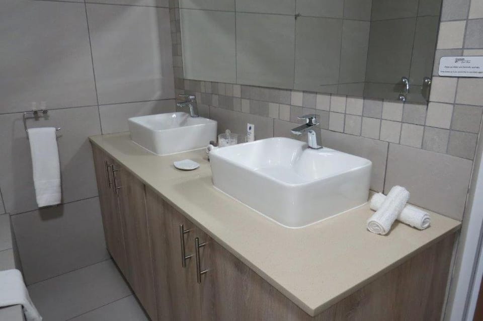 Dunton Guest House Bed and Breakfast in Sandton