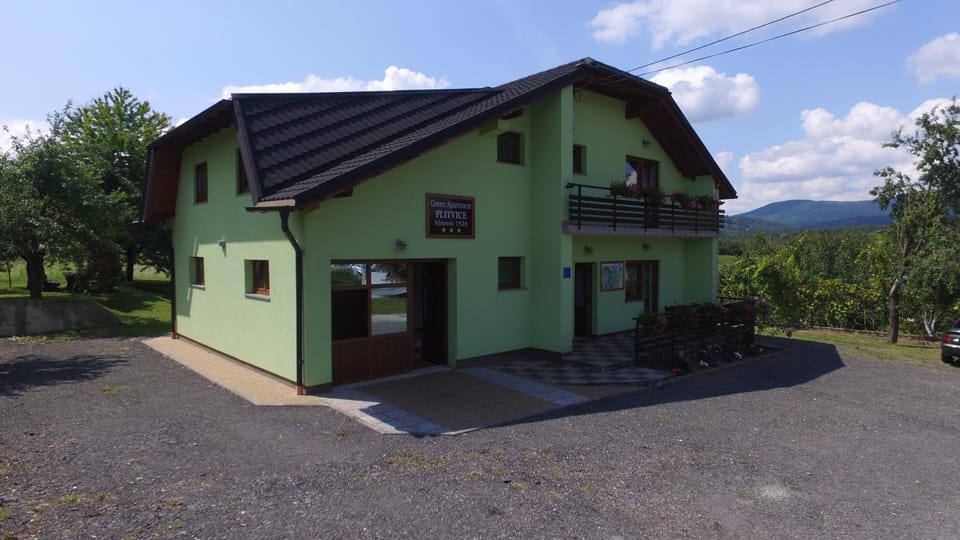 Property building, Day