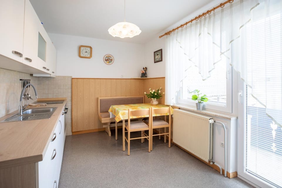 Kitchen or kitchenette, Dining area, kitchen