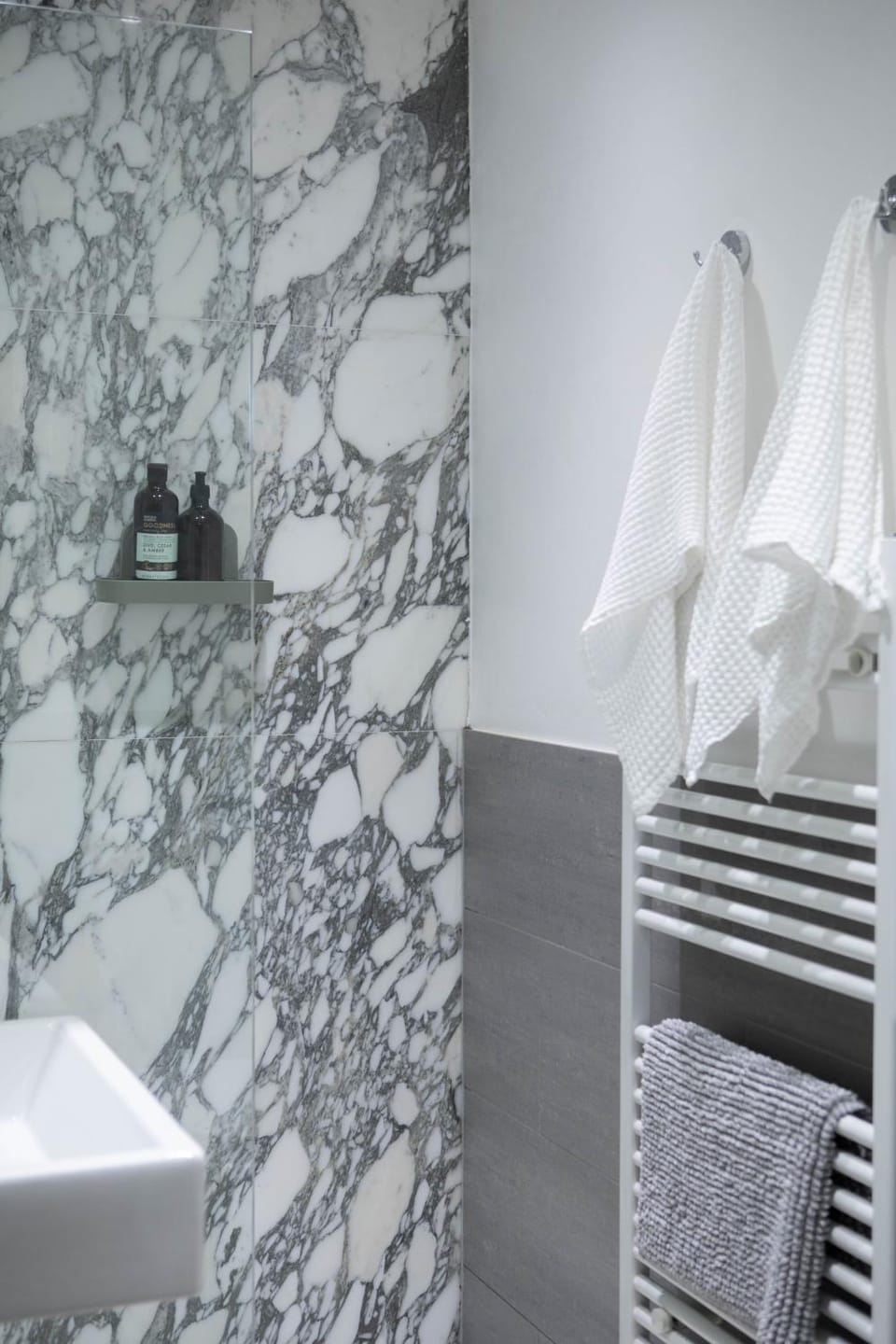 Bathroom, towels