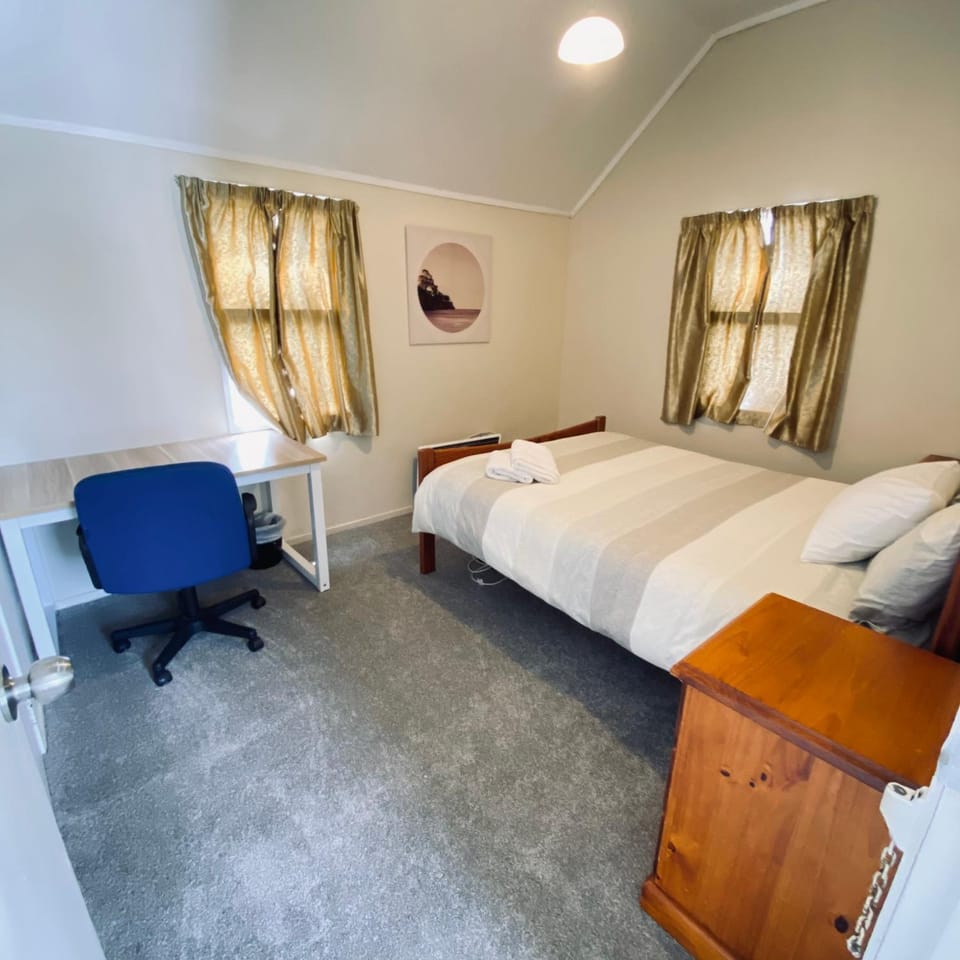 Photo of the whole room, Seating area, Bedroom