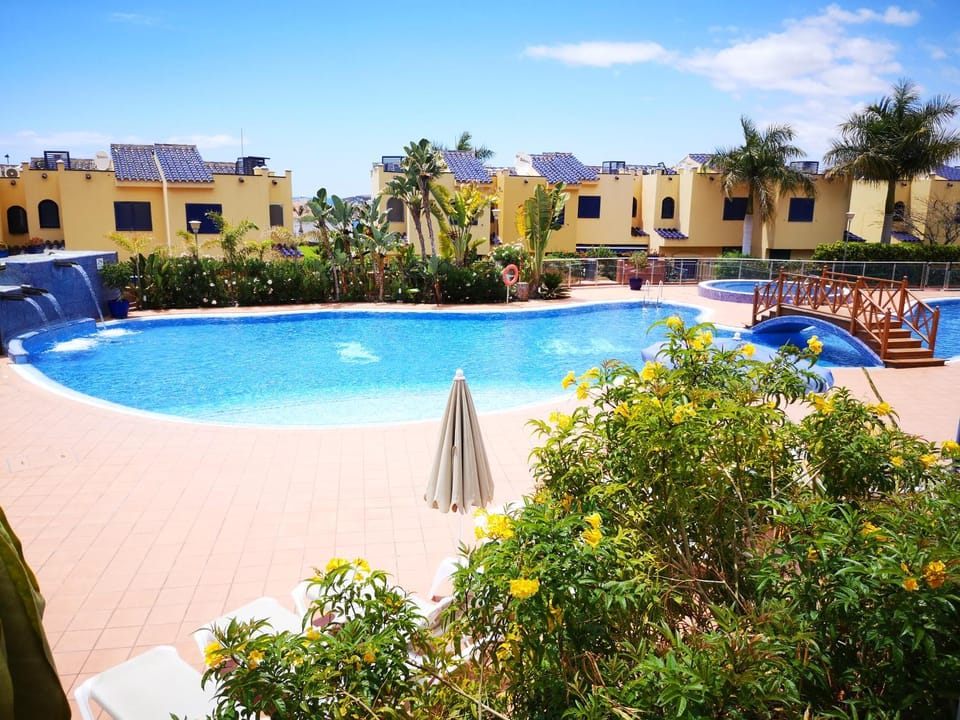 Property building, Pool view