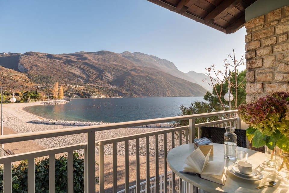Balcony/Terrace, Lake view, Mountain view, River view