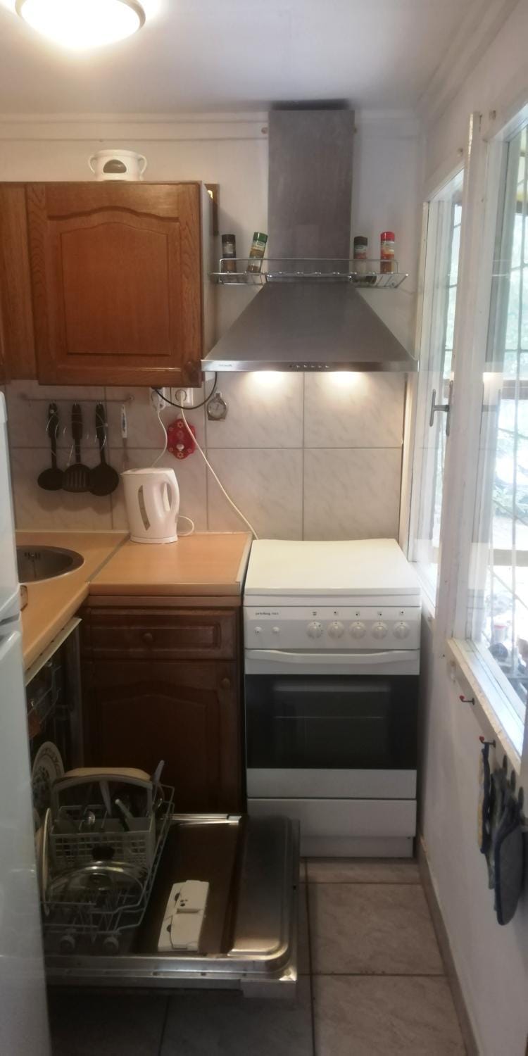 Coffee/tea facilities, Kitchen or kitchenette