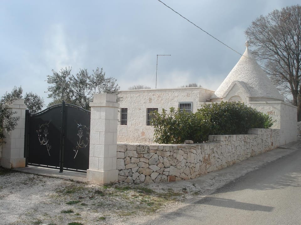 Property building, Facade/entrance, Landmark view