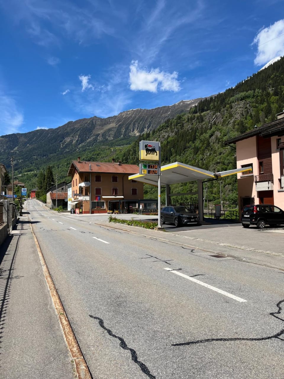 Property building, Street view, Parking