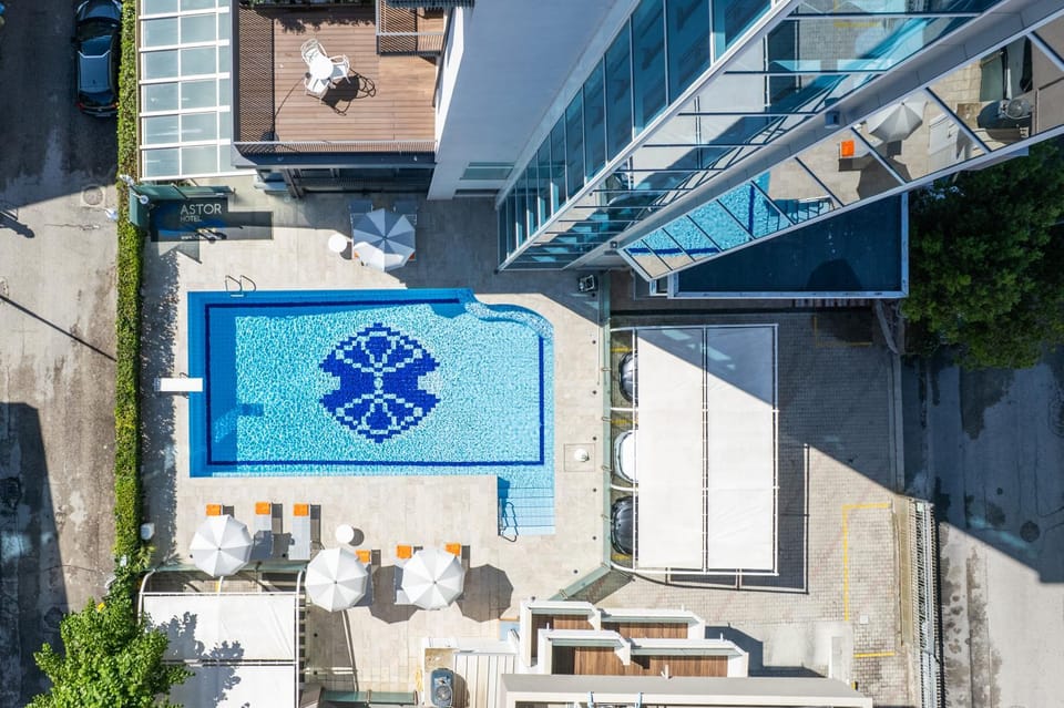 Property building, Swimming pool