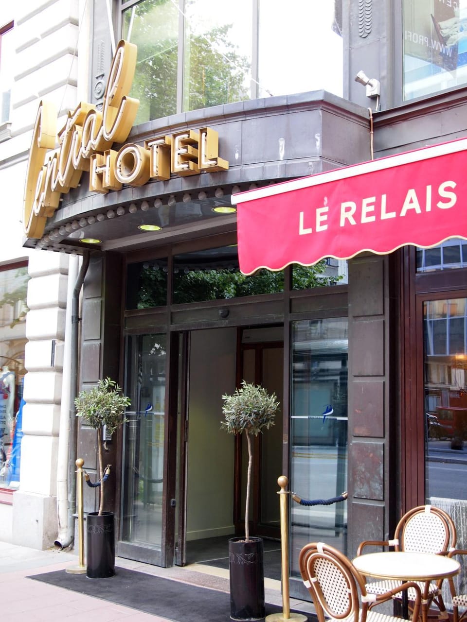 Facade/entrance