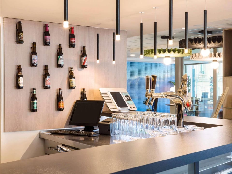 Lounge or bar