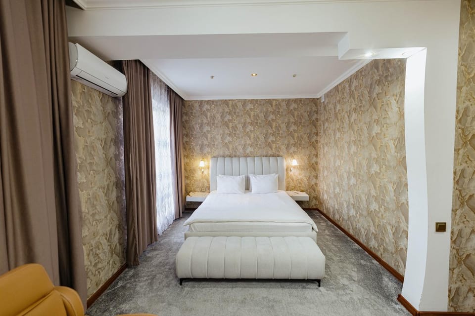 Bed, Photo of the whole room