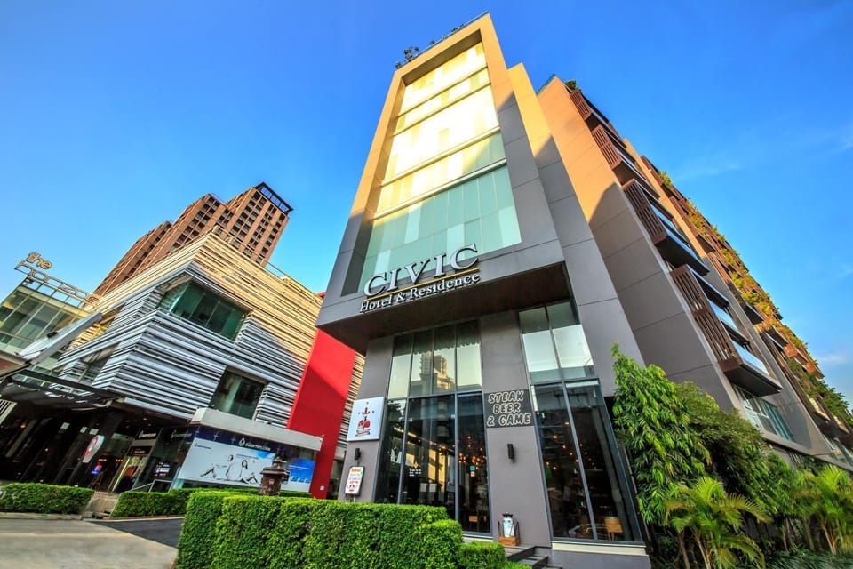 Facade/entrance