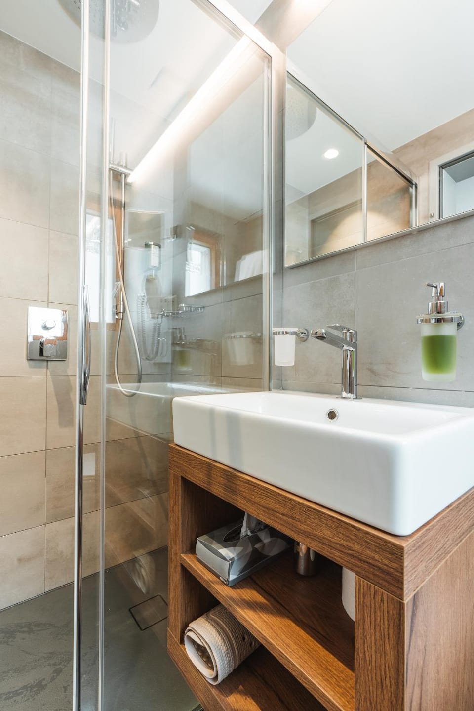 Shower, Bathroom