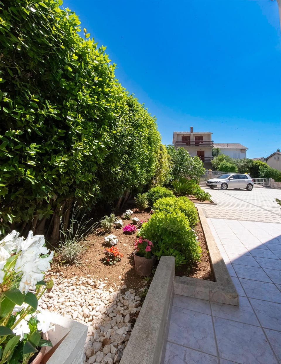 Spring, Day, Garden, Garden view, Parking