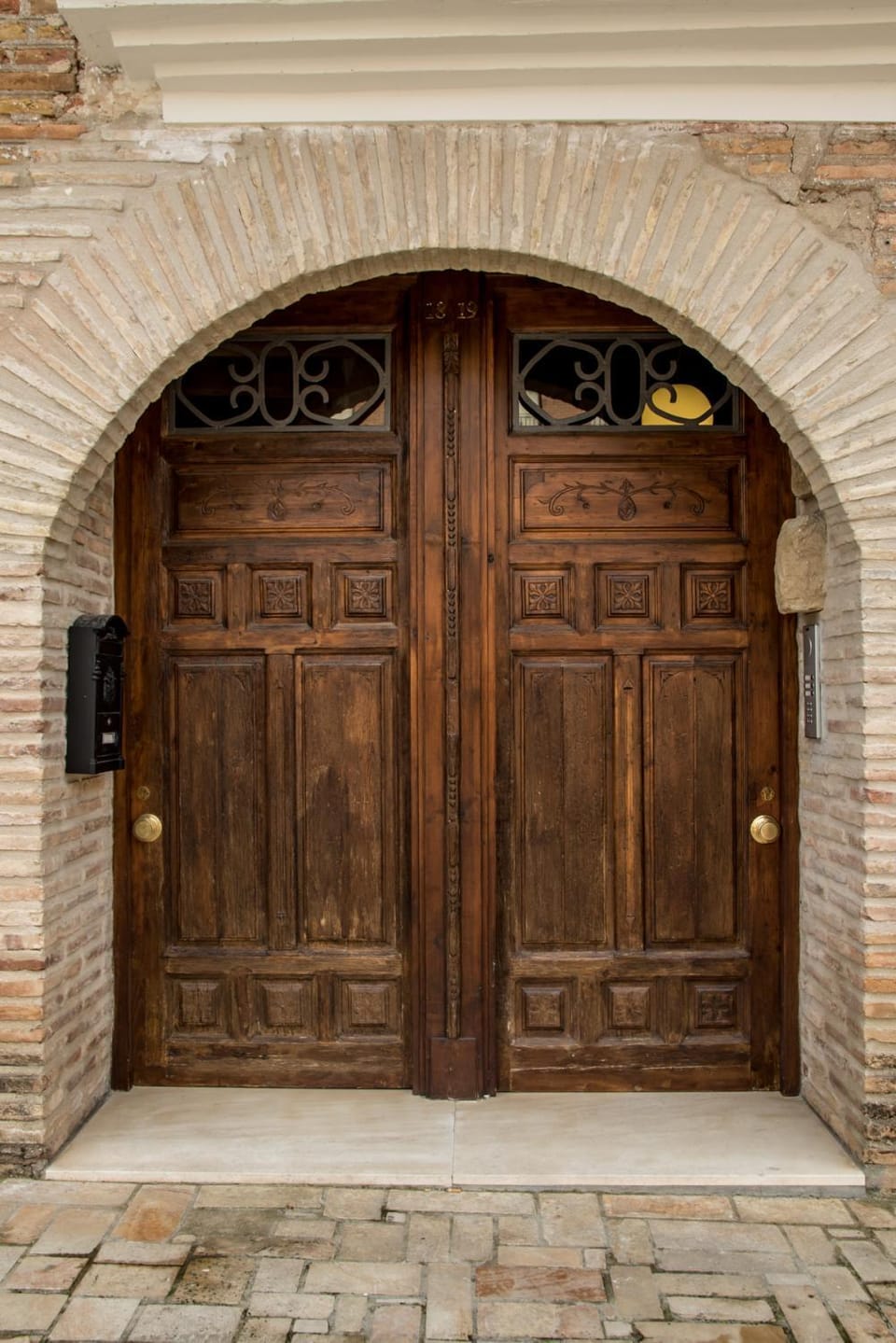 Facade/entrance, Off site