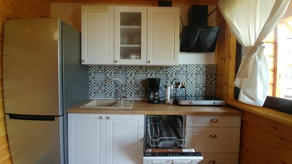 Coffee/tea facilities, Kitchen or kitchenette, dishwasher, oven, pet friendly, stove