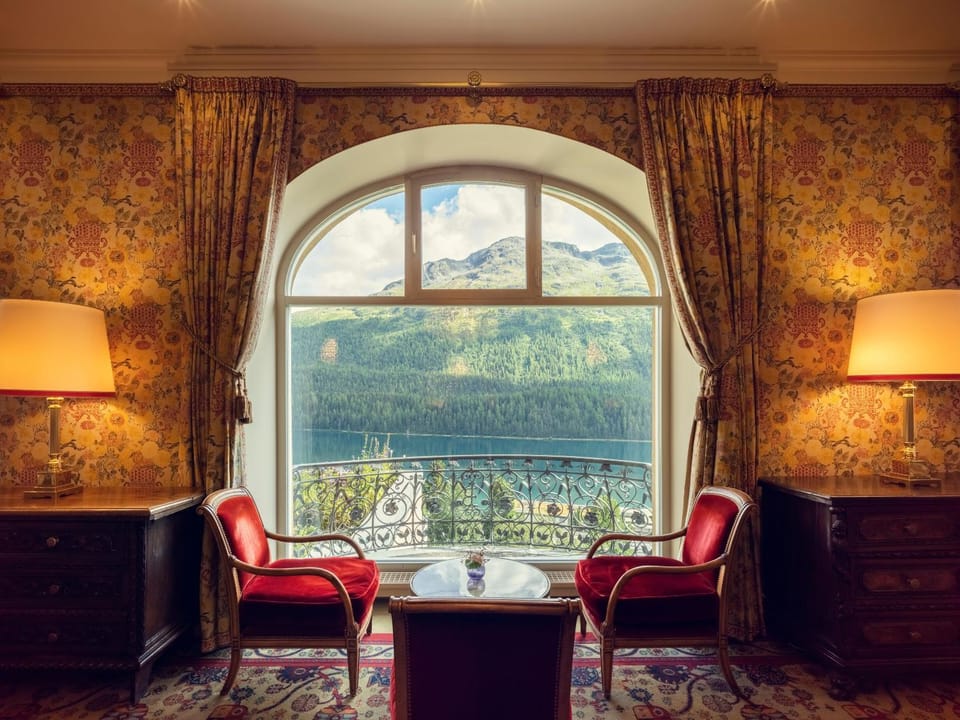 View (from property/room), Lounge or bar, Seating area, Sea view