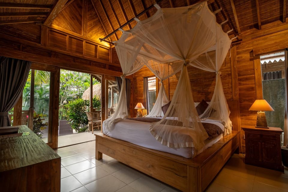 Bed, Photo of the whole room, Bedroom, Garden view, Pool view
