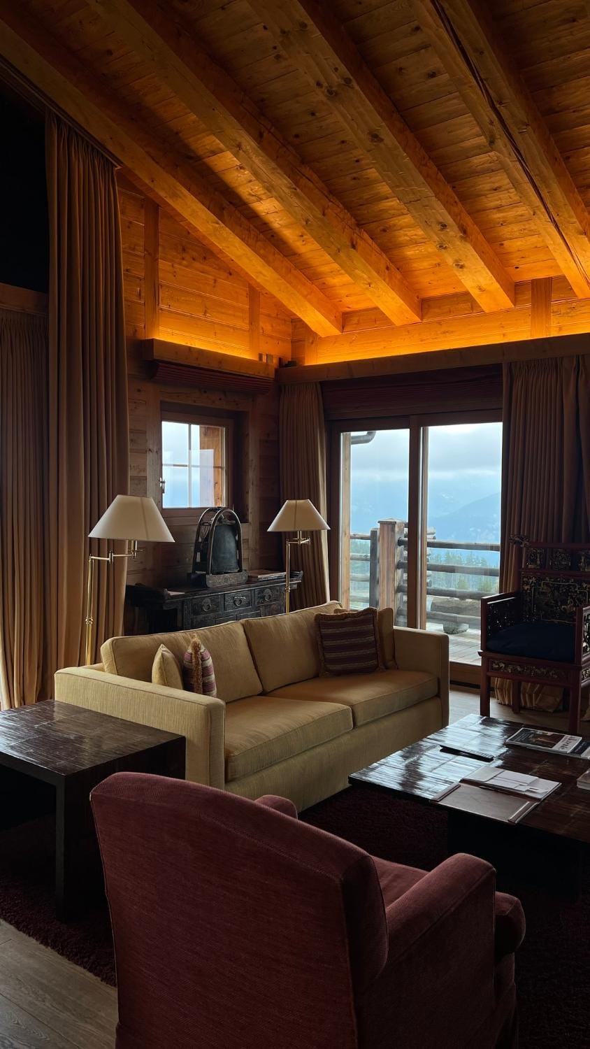 Living room, Seating area