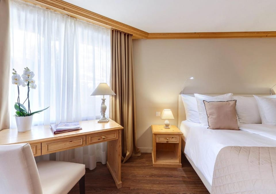 Bed, Decorative detail, Bedroom