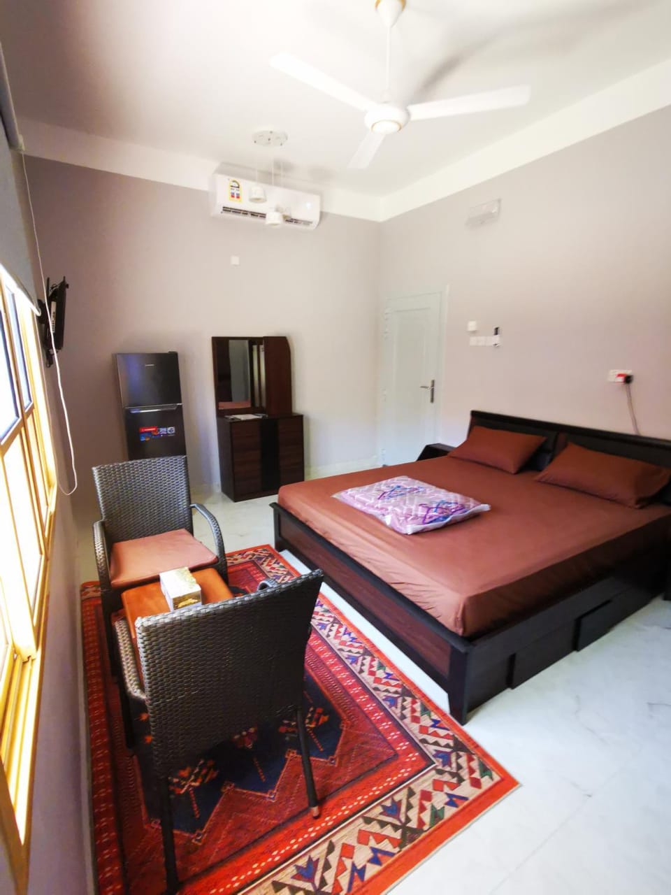 Photo of the whole room, Decorative detail, Bedroom
