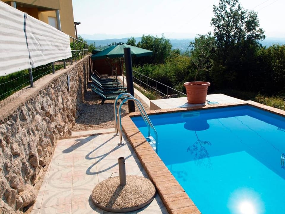 Swimming pool, Swimming pool