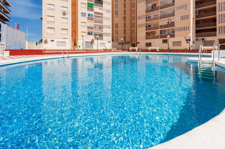 Swimming pool, Swimming pool