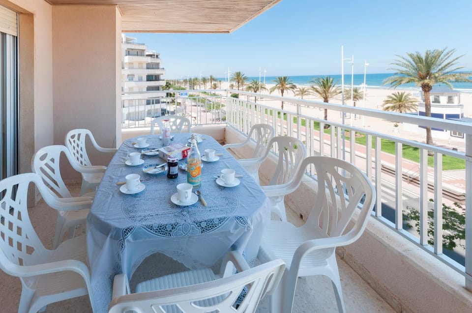 Balcony/Terrace, Dining area, City view, Sea view