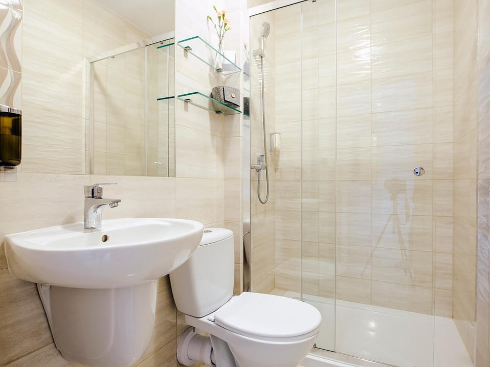 Shower, Toilet, Bathroom, On site, Area and facilities