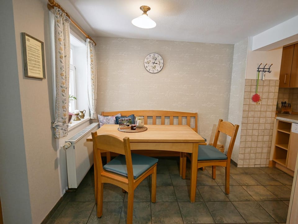Dining area, kitchen