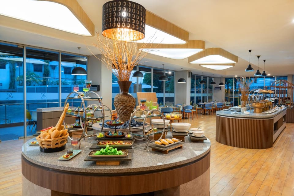 Restaurant/places to eat, Food and drinks, Breakfast, Buffet breakfast