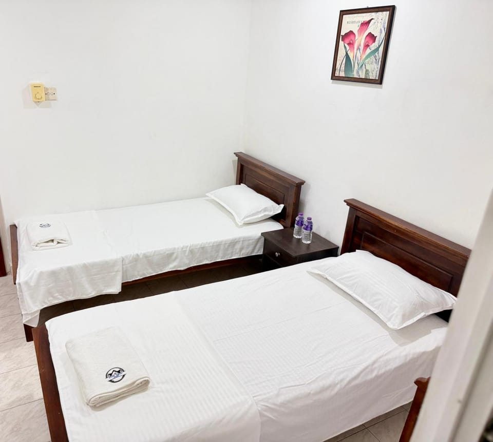Sleep Cheap Home Hostel in Negombo