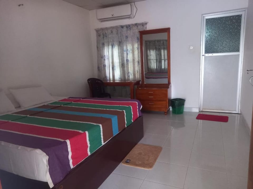 Hotel Sea Shadow Bed and Breakfast in Sri Lanka