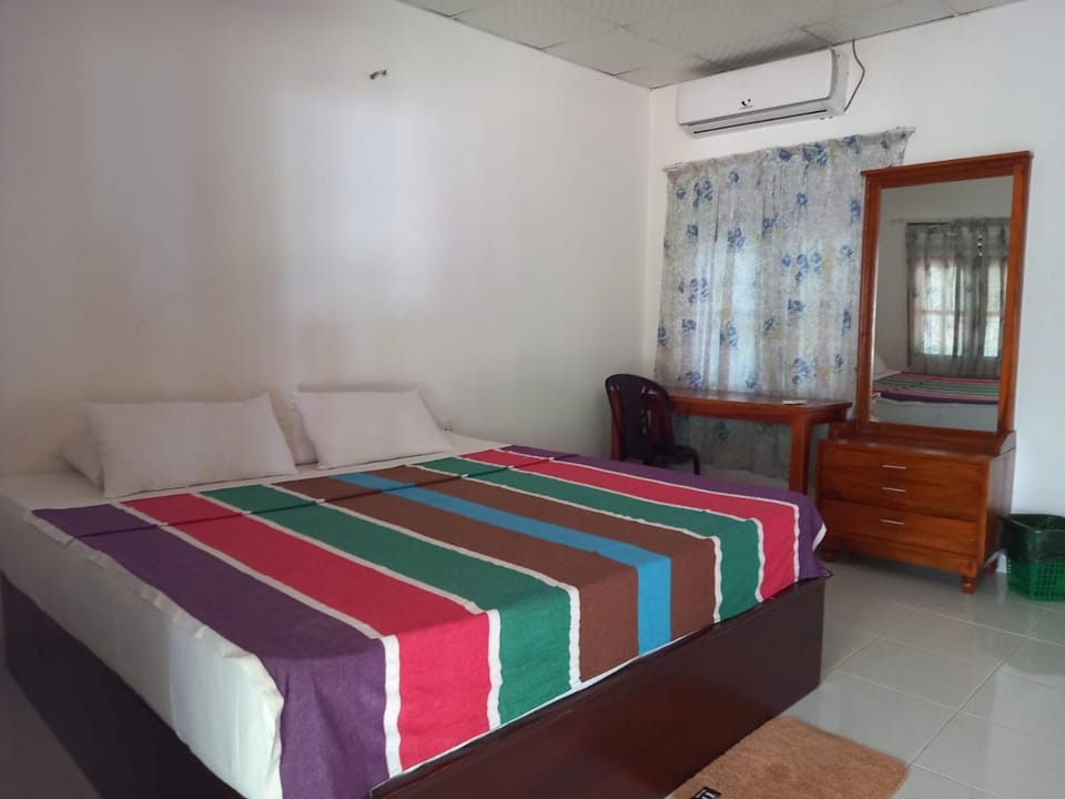 Hotel Sea Shadow Bed and Breakfast in Sri Lanka