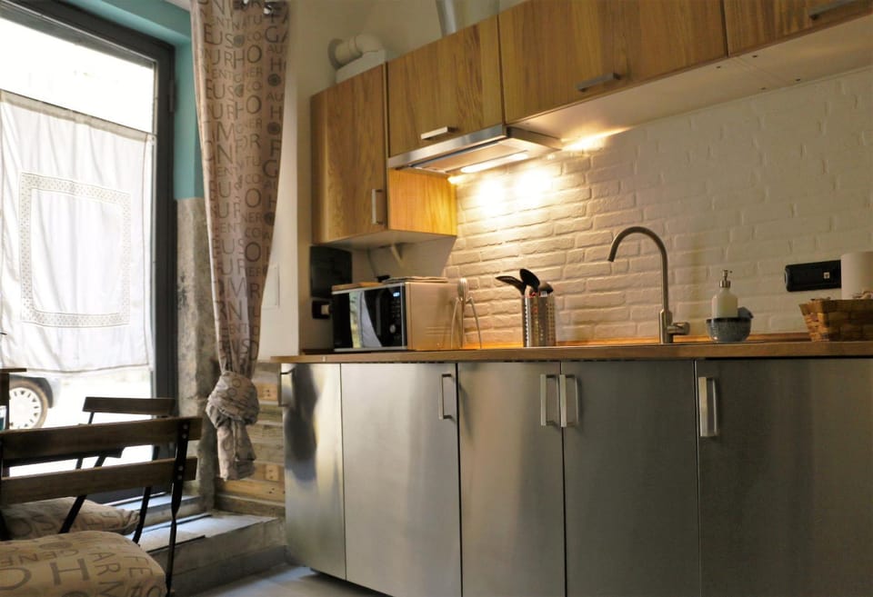 Kitchen or kitchenette, Breakfast