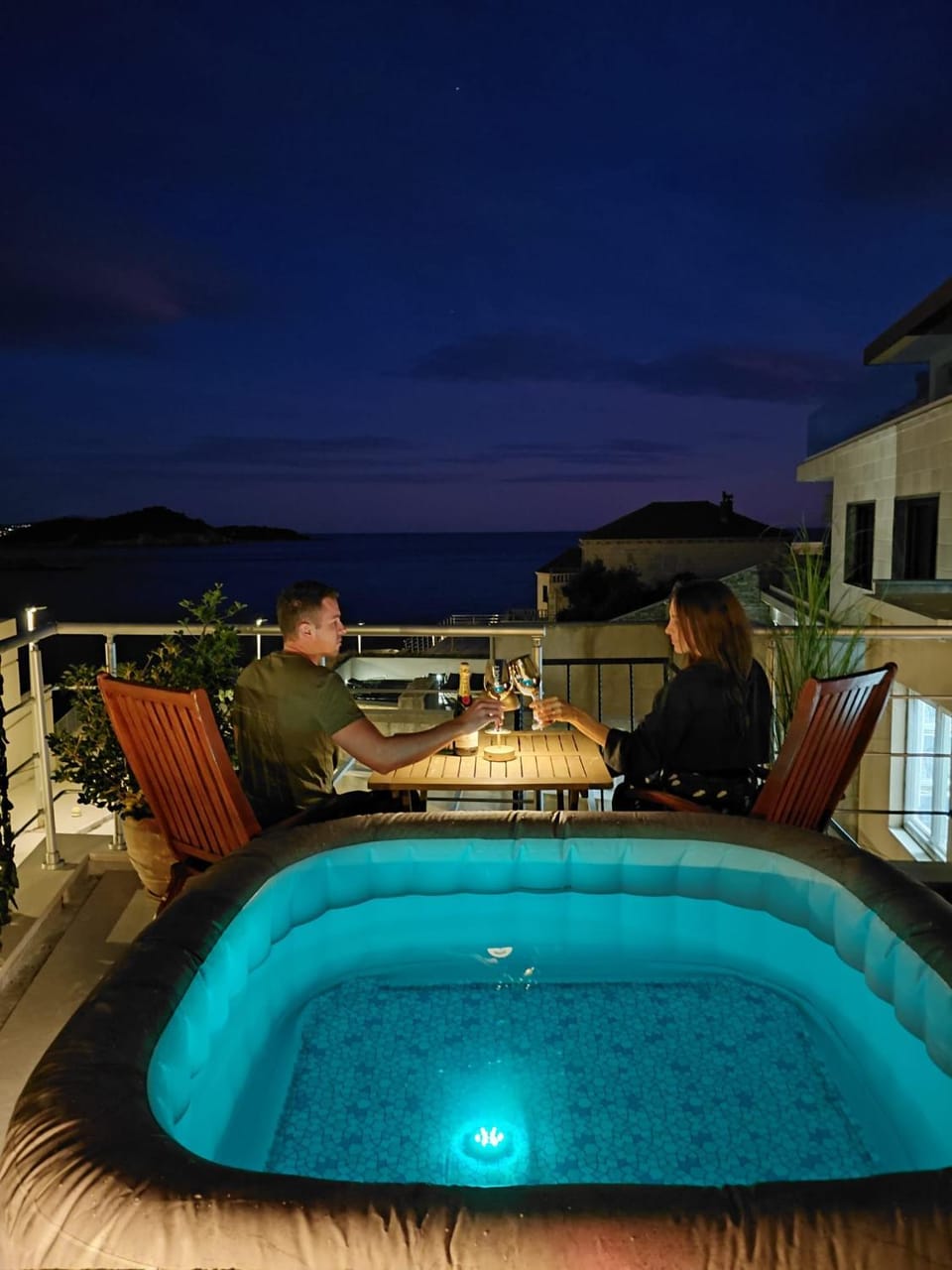 Hot Tub, Hot Tub, View (from property/room), Balcony/Terrace, Dining area
