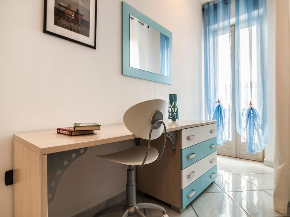 Day, Decorative detail