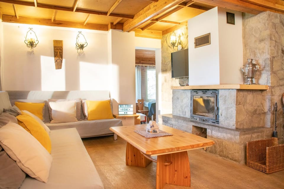 Property building, Living room, Floor plan, flat iron