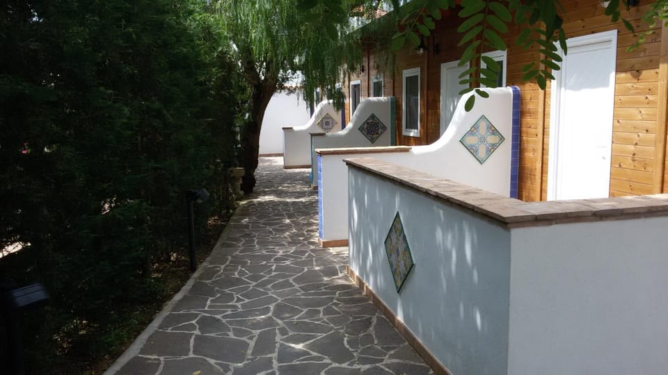 Patio, Garden, Balcony/Terrace