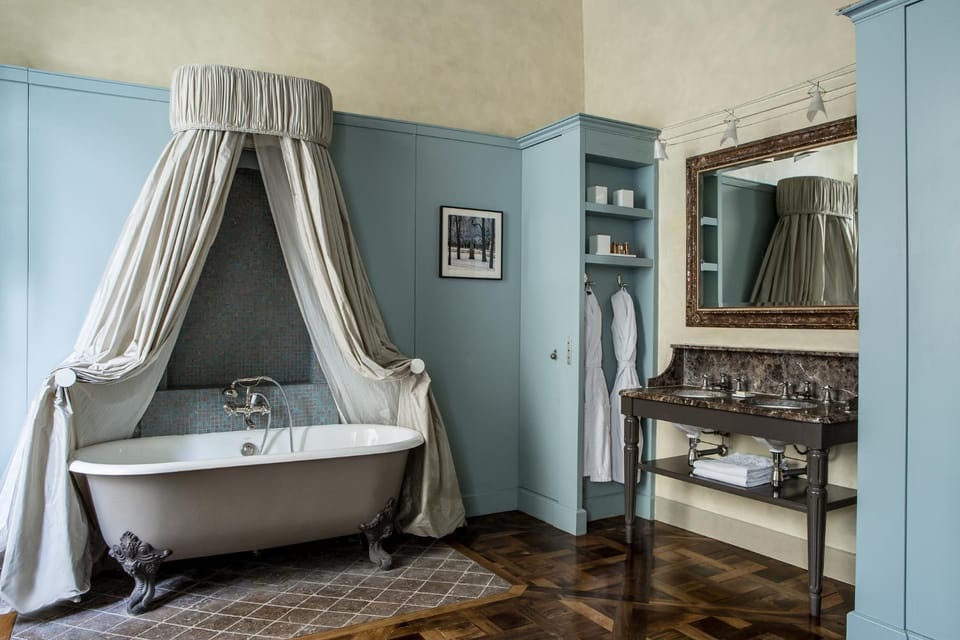 Bathroom, Photo of the whole room