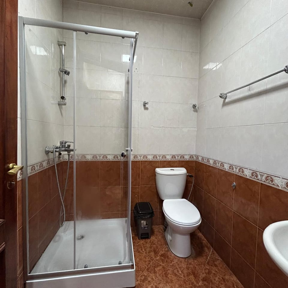 Shower, Toilet, bidet