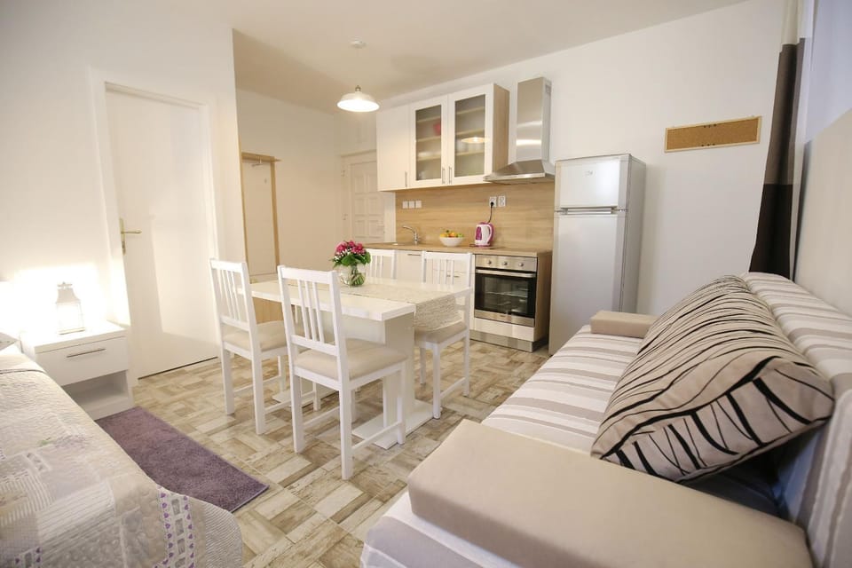 Kitchen or kitchenette, Living room, Dining area