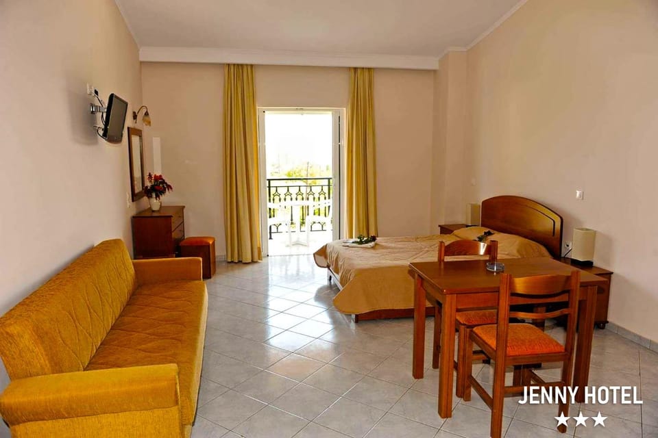 Bed, TV and multimedia, Balcony/Terrace, Dining area, heating, wardrobe, air conditioner