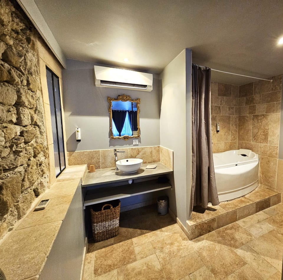 La fontaine de rocoule Bed and Breakfast in Provence-Alpes-Côte d'Azur