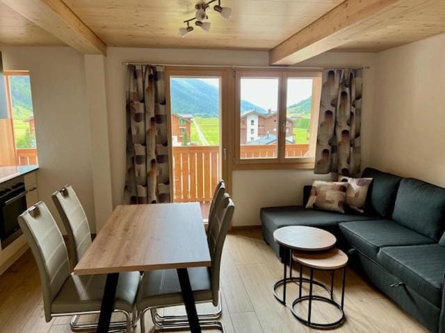Living room, Seating area, Dining area