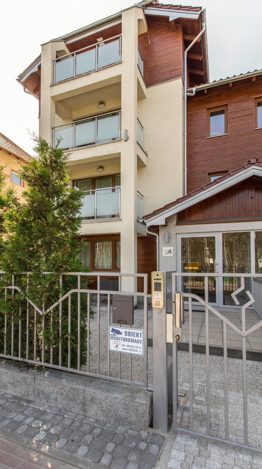 Property building, Facade/entrance